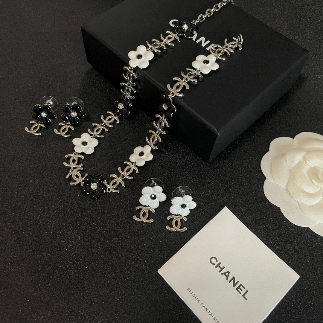 Camellia Pendant Necklace in Polished Metal-Tone – Camellia Detail – Design 014 close-up detail