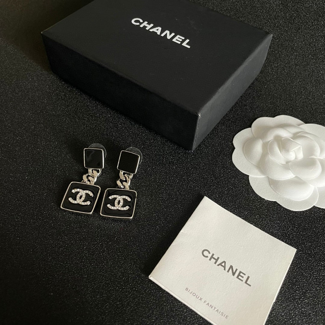 Double-C Emblem Statement Earrings in Polished Metal-Tone – Design 018 close-up detail