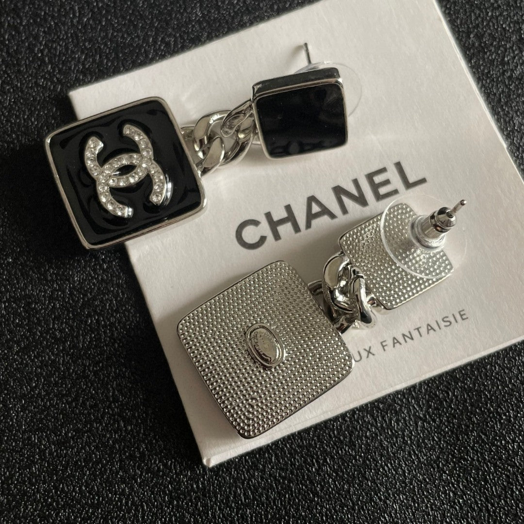 Double-C Emblem Statement Earrings in Polished Metal-Tone – Design 018 main product view