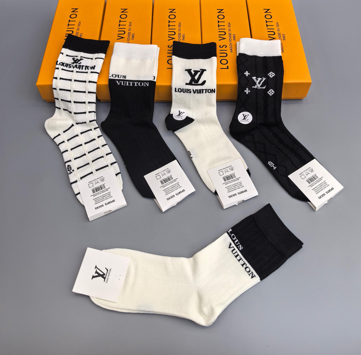 Louis Vuitton White Print Crew Crew Socks 5-Pair Box Collection