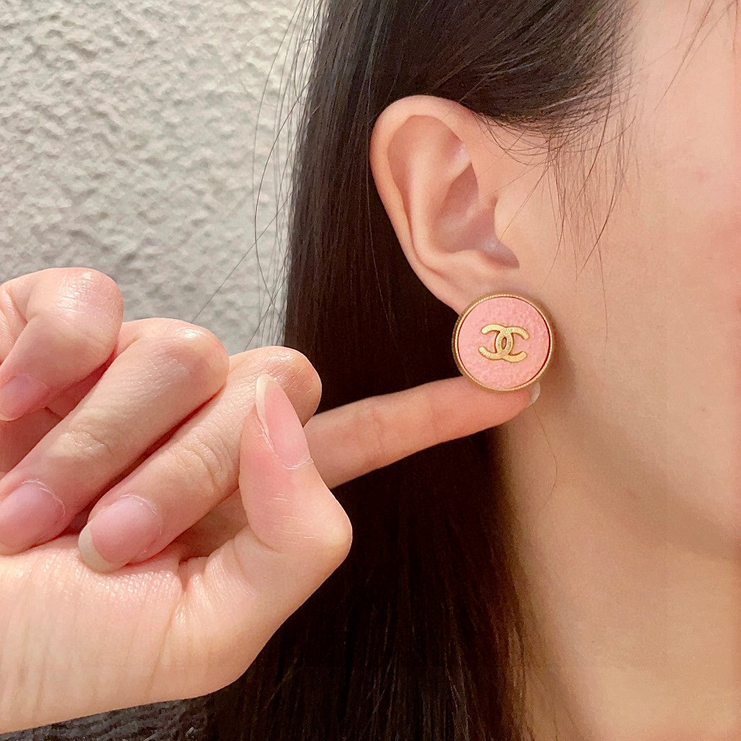 Double-C Emblem Stud Earrings in Polished Metal-Tone – Design 044 front product view