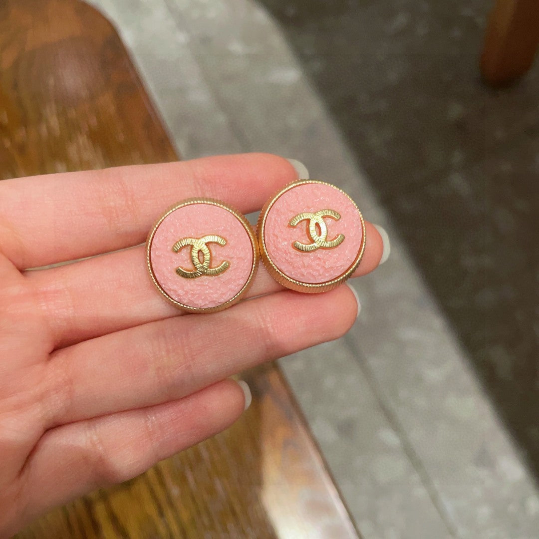 Double-C Emblem Stud Earrings in Polished Metal-Tone – Design 044 side detail