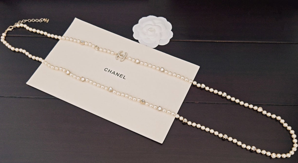Heart Pearl-Detail Pendant Necklace – Pearl Detail – Design 004 detail view