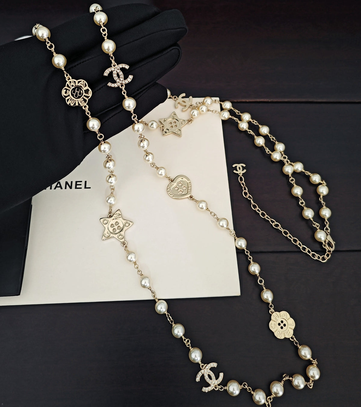 Pearl Pearl-Detail Pendant Necklace – Pearl Detail – Design 028 main product view
