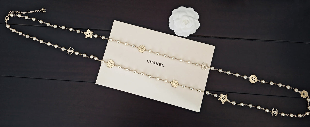 Pearl Pearl-Detail Pendant Necklace – Pearl Detail – Design 028 detail view