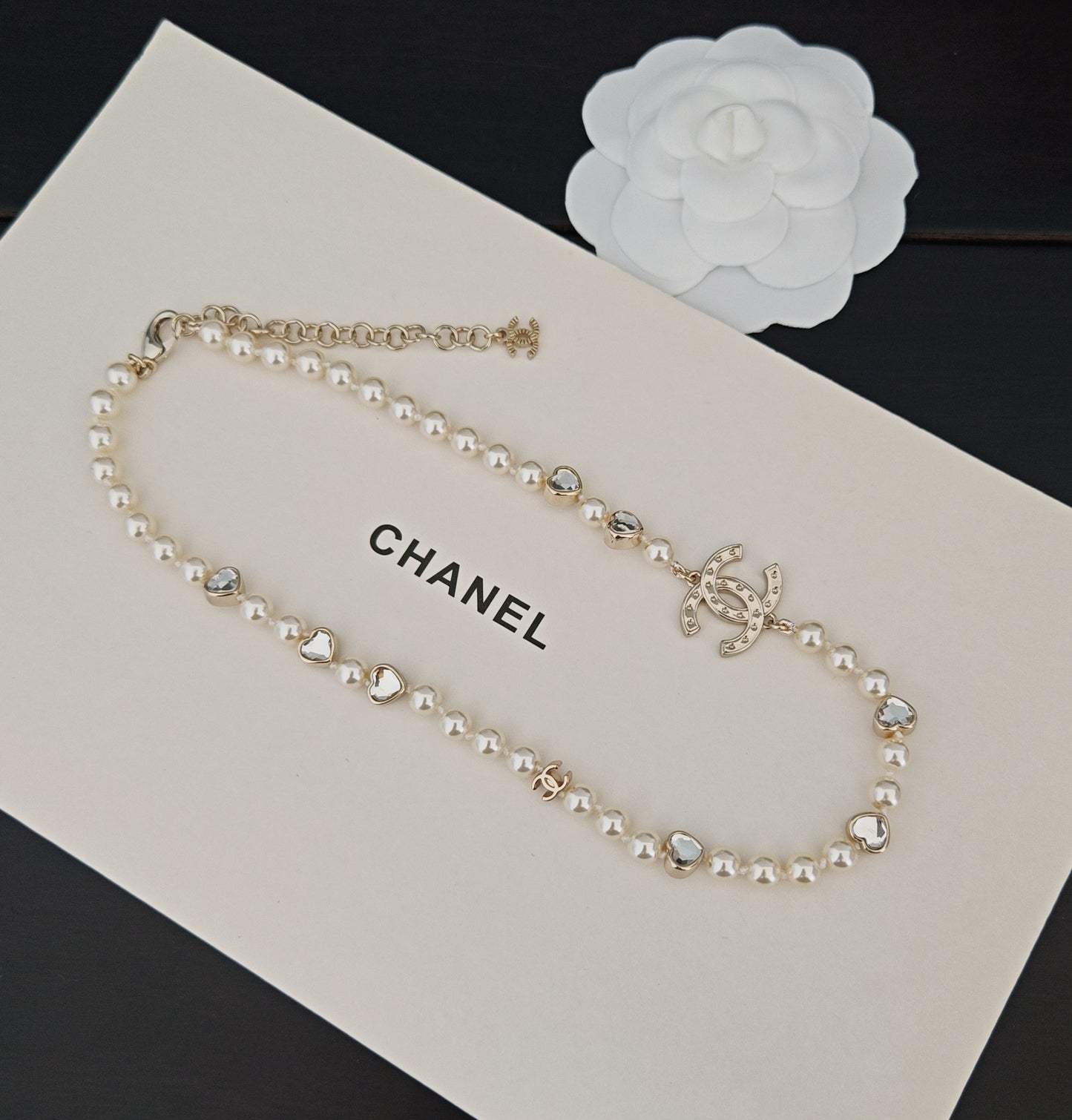 Heart Pearl-Detail Pendant Necklace – Pearl Detail – Design 005 side detail
