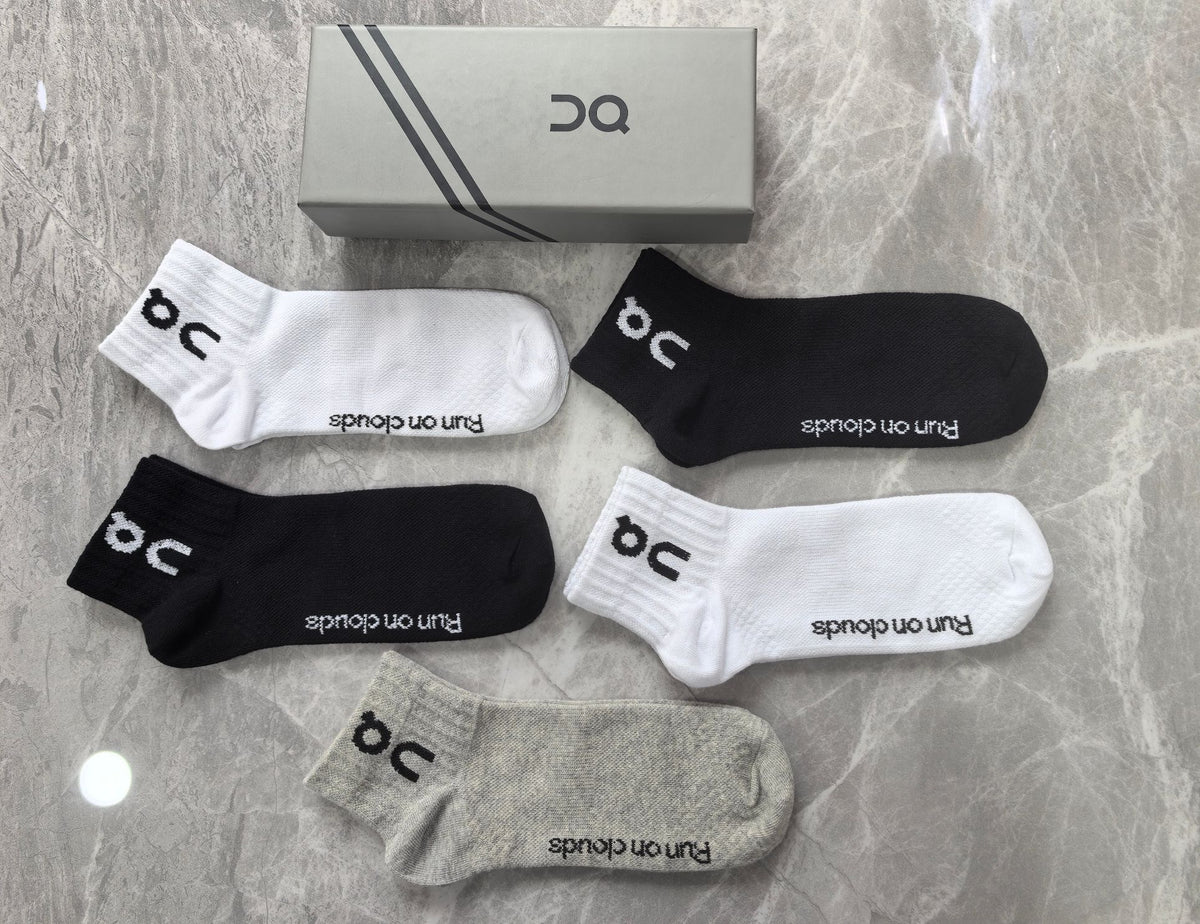 On Clean Performance-Style Logo Details Ankle Socks - 5-Pair Set