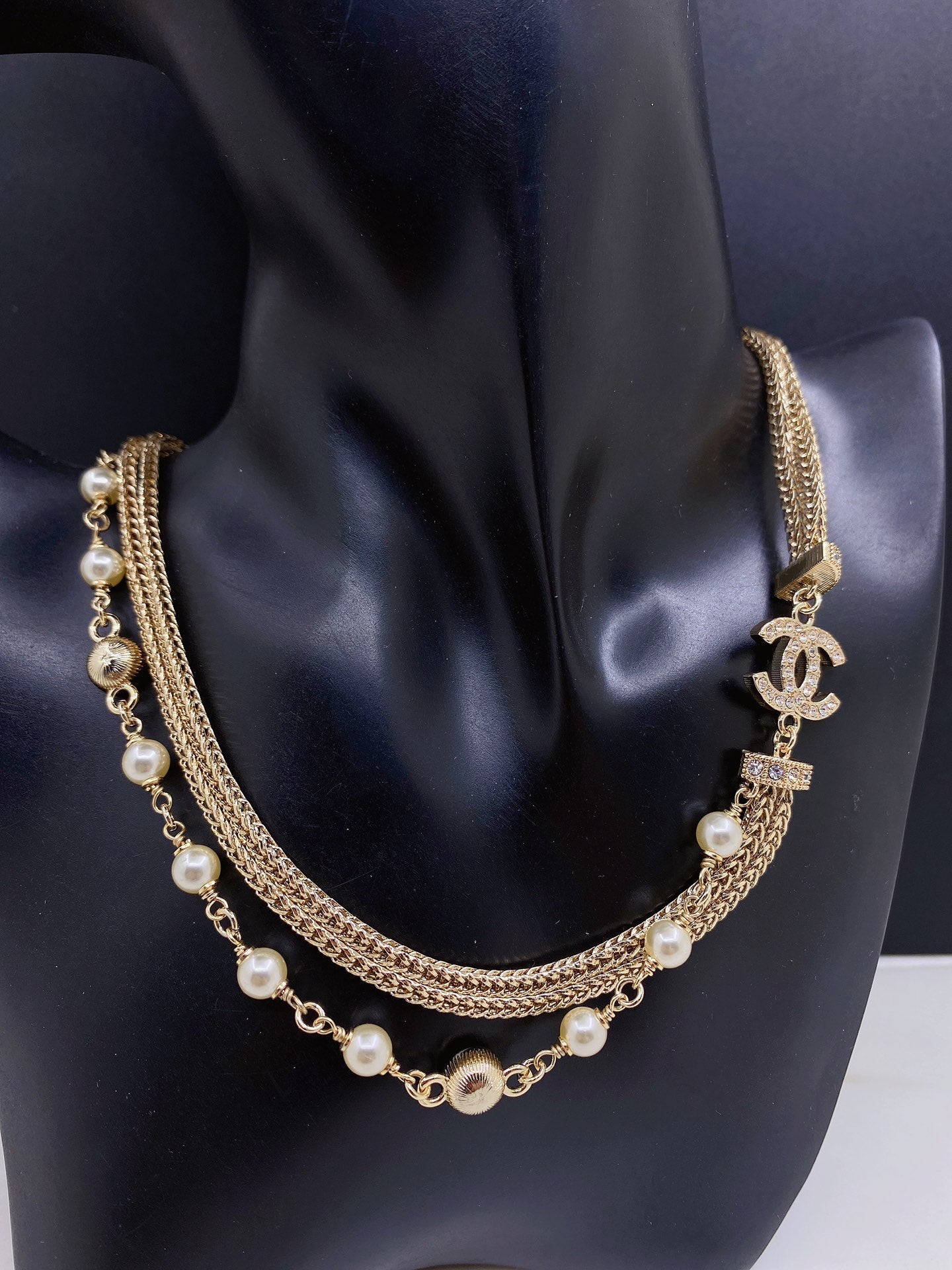 Bow Pendant Necklace in Gold-Tone – Design 003 front product view