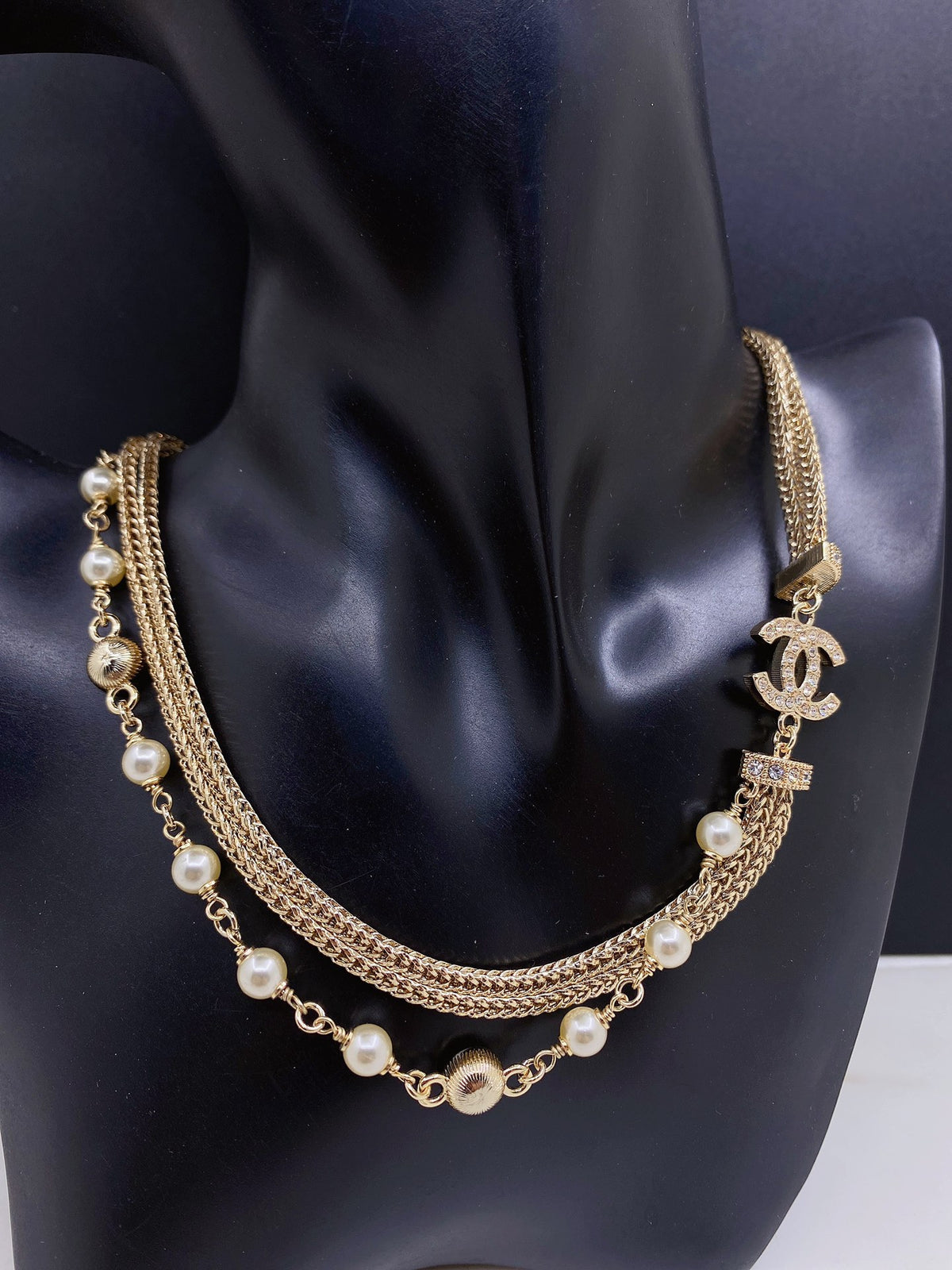 Bow Pendant Necklace in Gold-Tone – Design 003 front product view