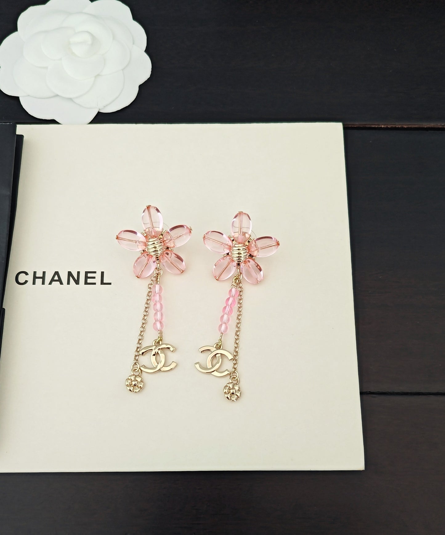 Floral Jewelry Accessory in Gold-Tone – Pink Detail detail view