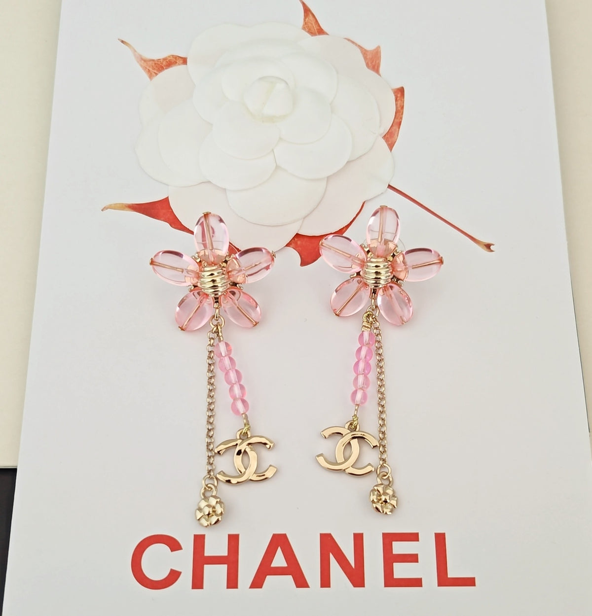 Floral Jewelry Accessory in Gold-Tone – Pink Detail – Design 002 side detail