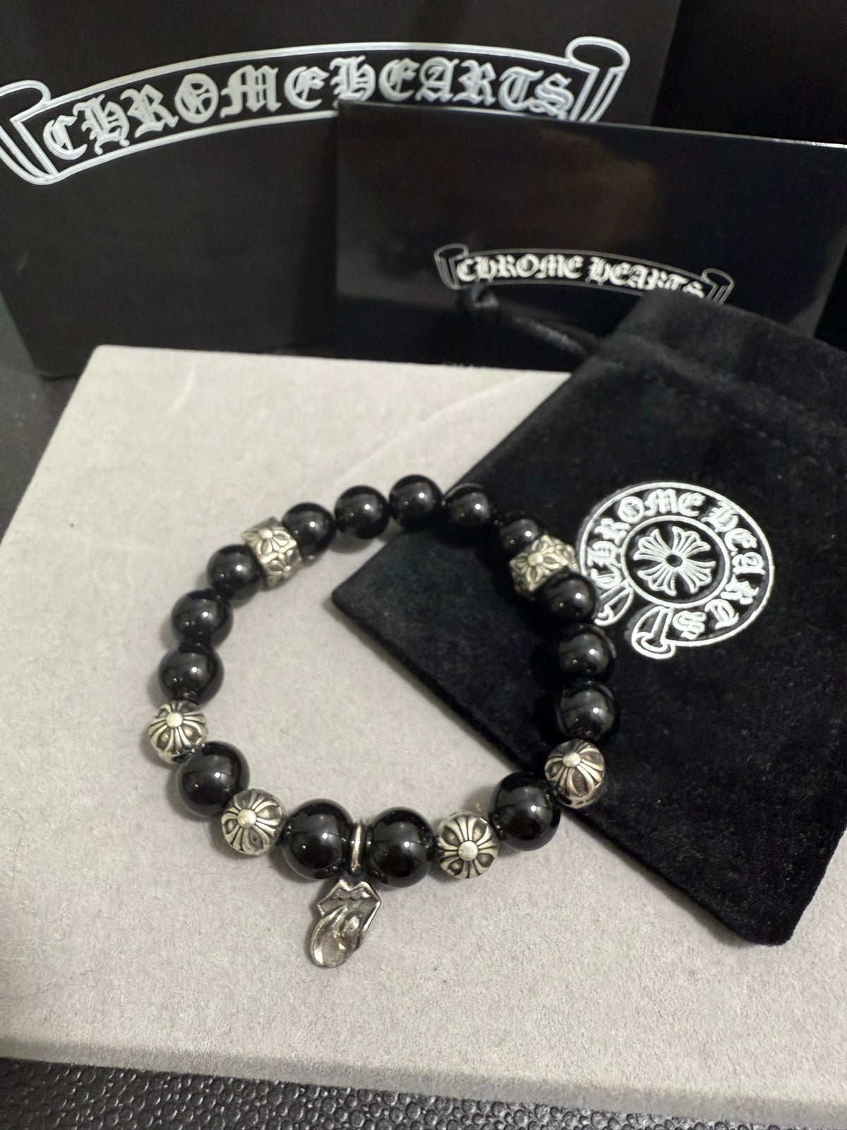 Gothic Emblem Beaded Bracelet in Antique Silver-Tone – Design 26 detail view
