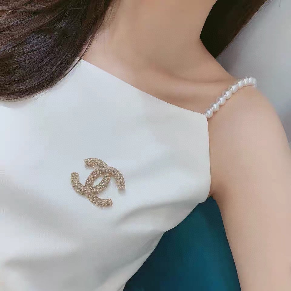Double-C Emblem Brooch in Gold-Tone – Design 003 front product view