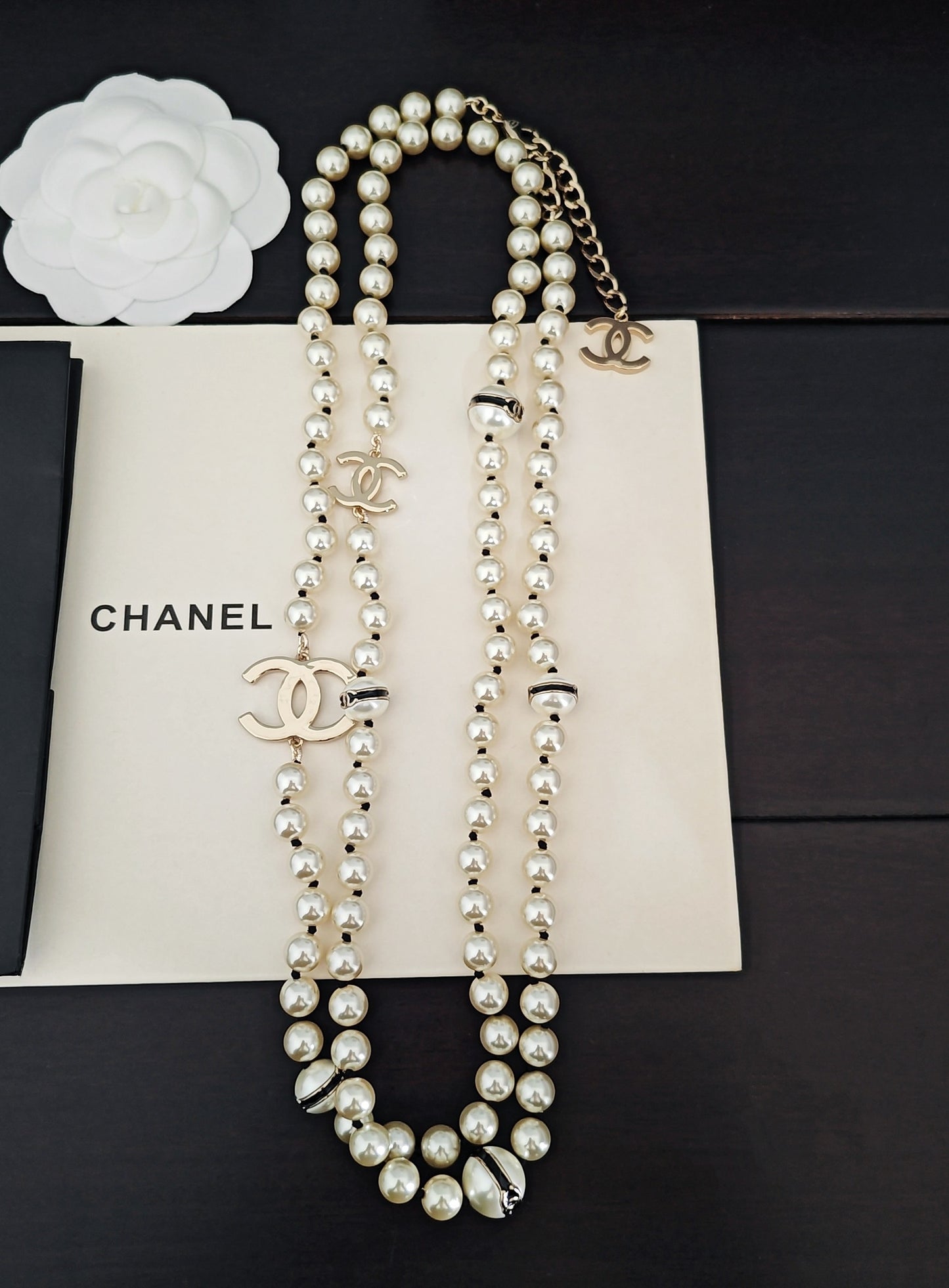 Pearl Pearl-Detail Pendant Necklace – Pearl Detail – Design 067 front product view