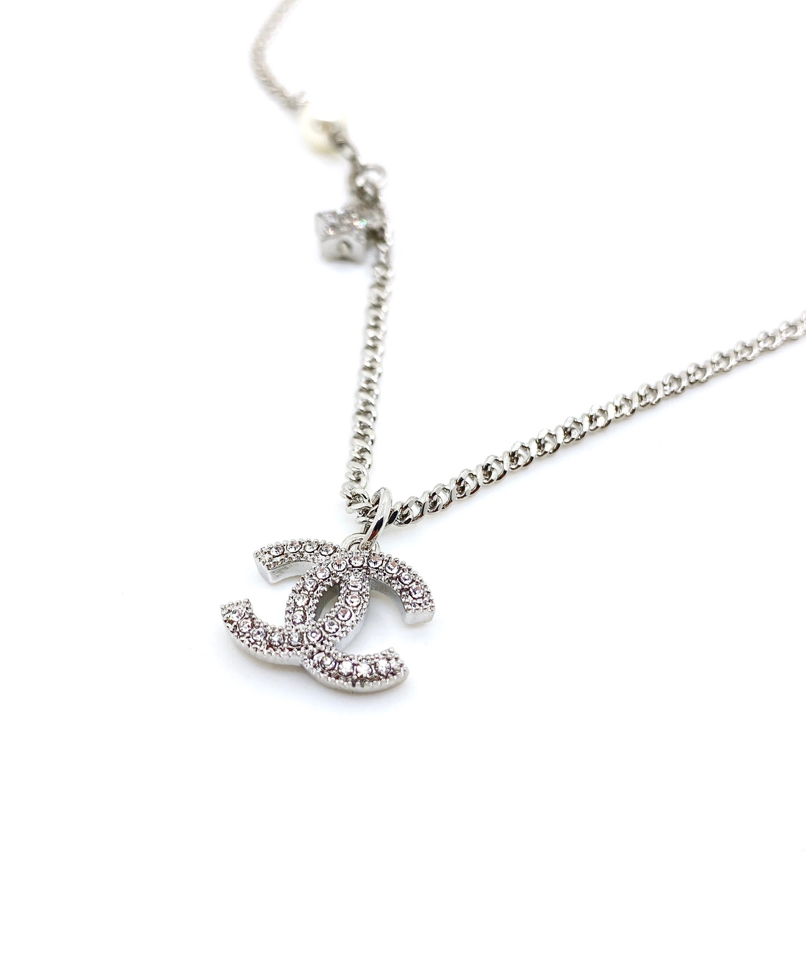 Star Pendant Necklace in Polished Metal-Tone – Star Detail – Design 003 detail view