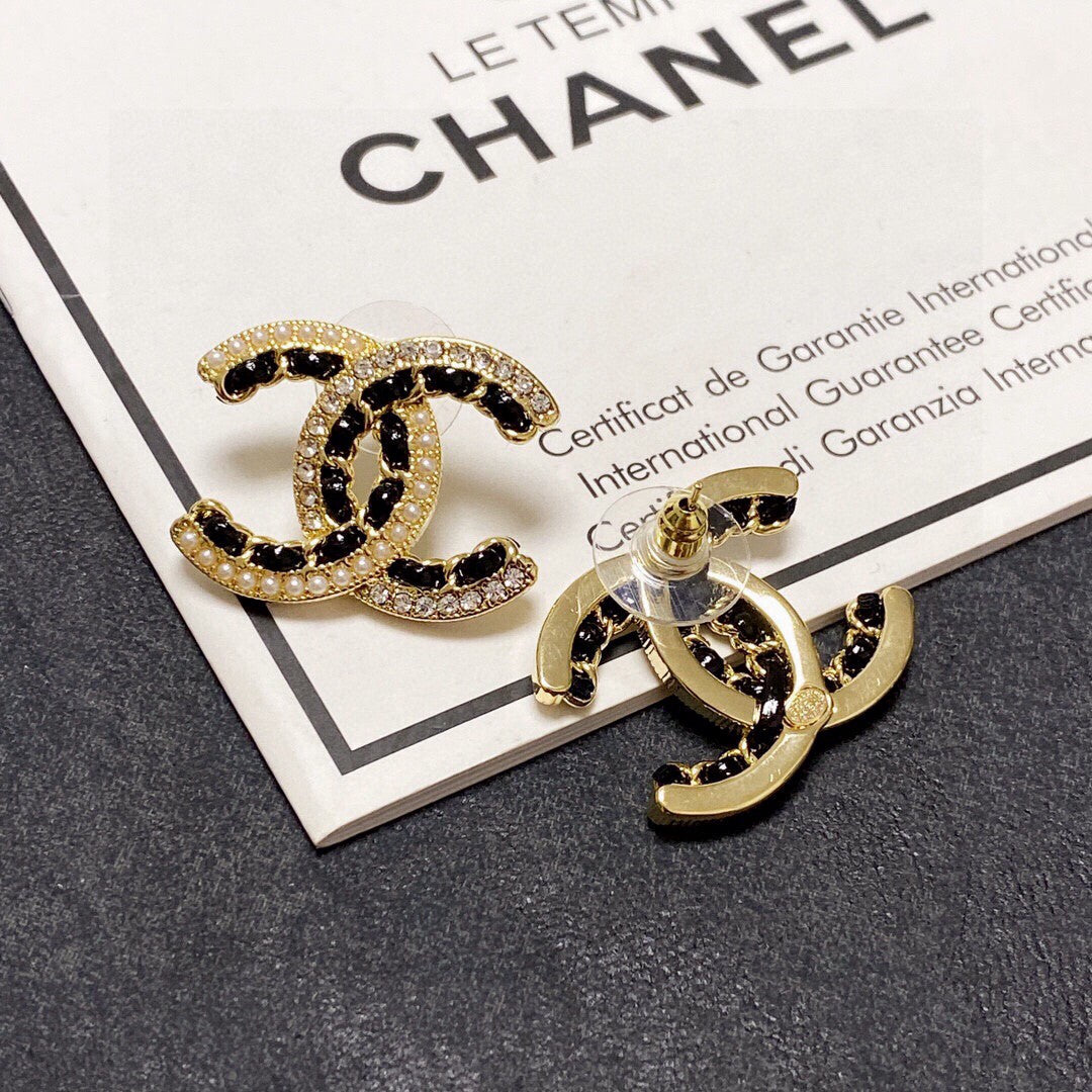 Letter Pearl-Detail Stud Earrings – Pearl Detail – Design 004 close-up detail