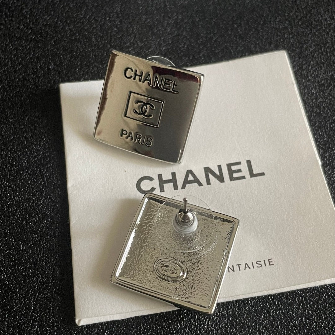 Double-C Emblem Stud Earrings in Polished Metal-Tone – Design 265 main product view