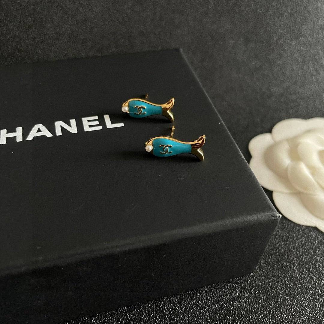 Double-C Emblem Stud Earrings in Polished Metal-Tone – Design 412 main product view