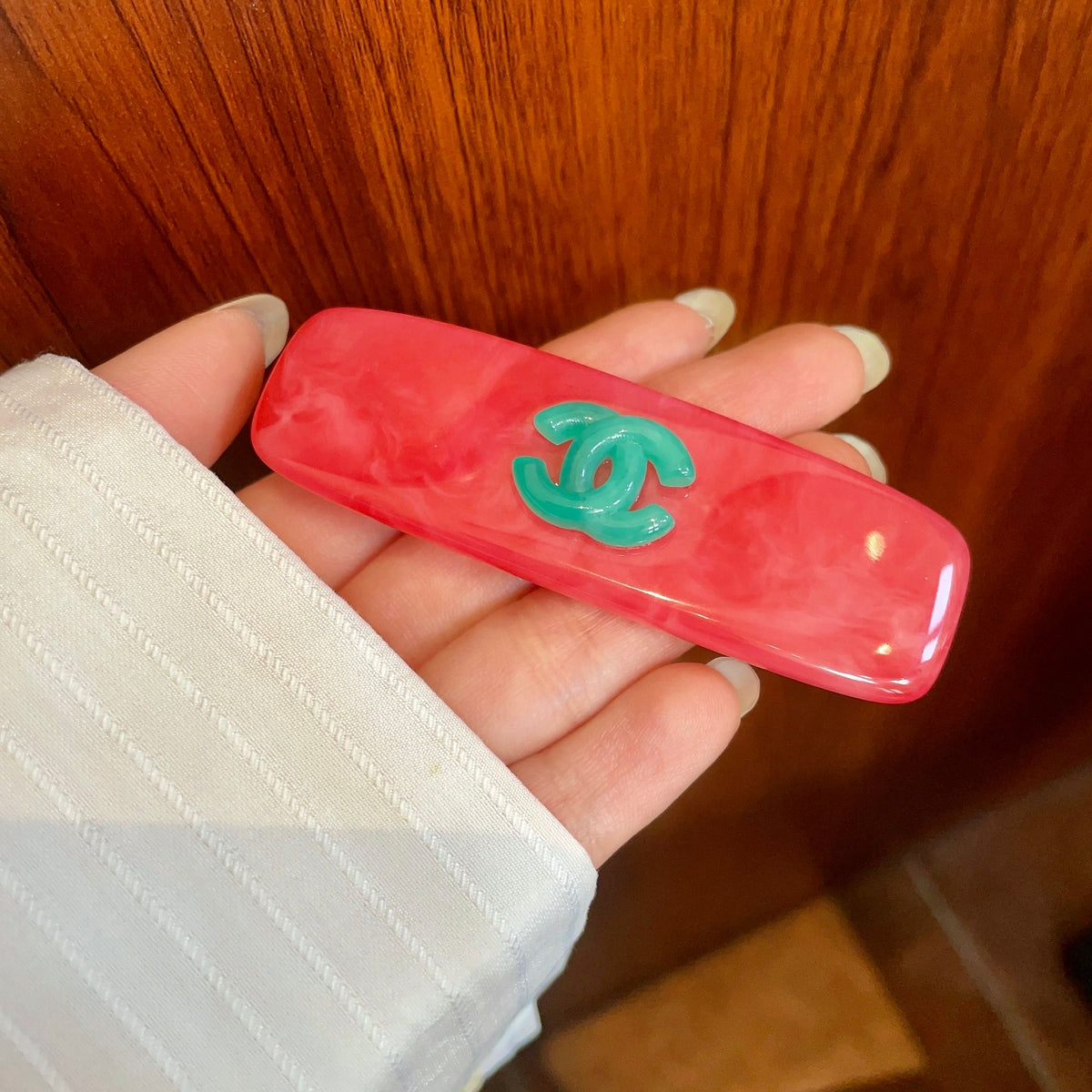 Double-C Emblem Hair Clip – Design 005 side detail
