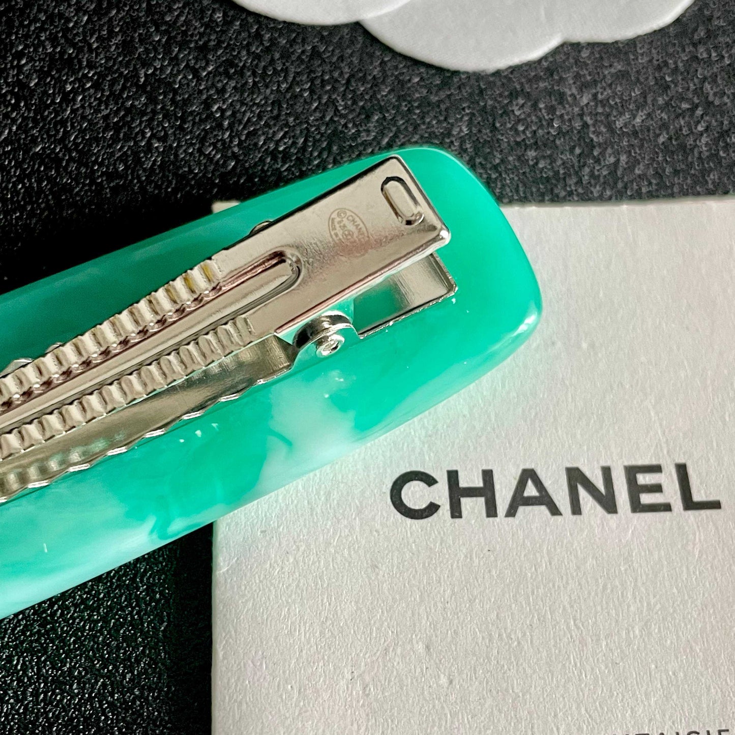 Double-C Emblem Hair Clip – Design 004 main product view