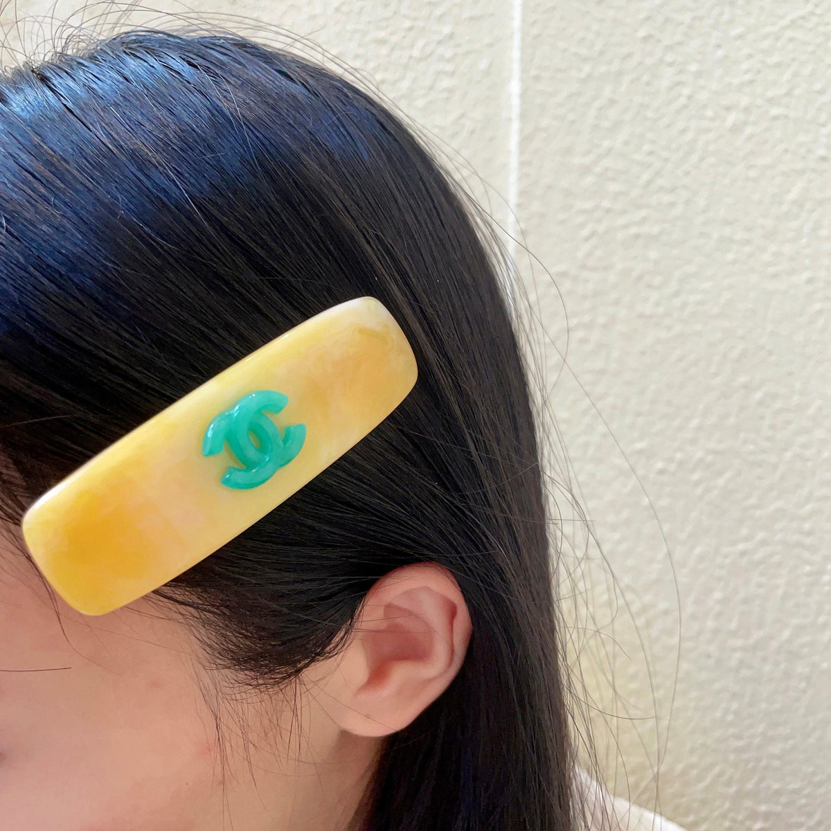 Double-C Emblem Hair Clip – Design 003 main product view
