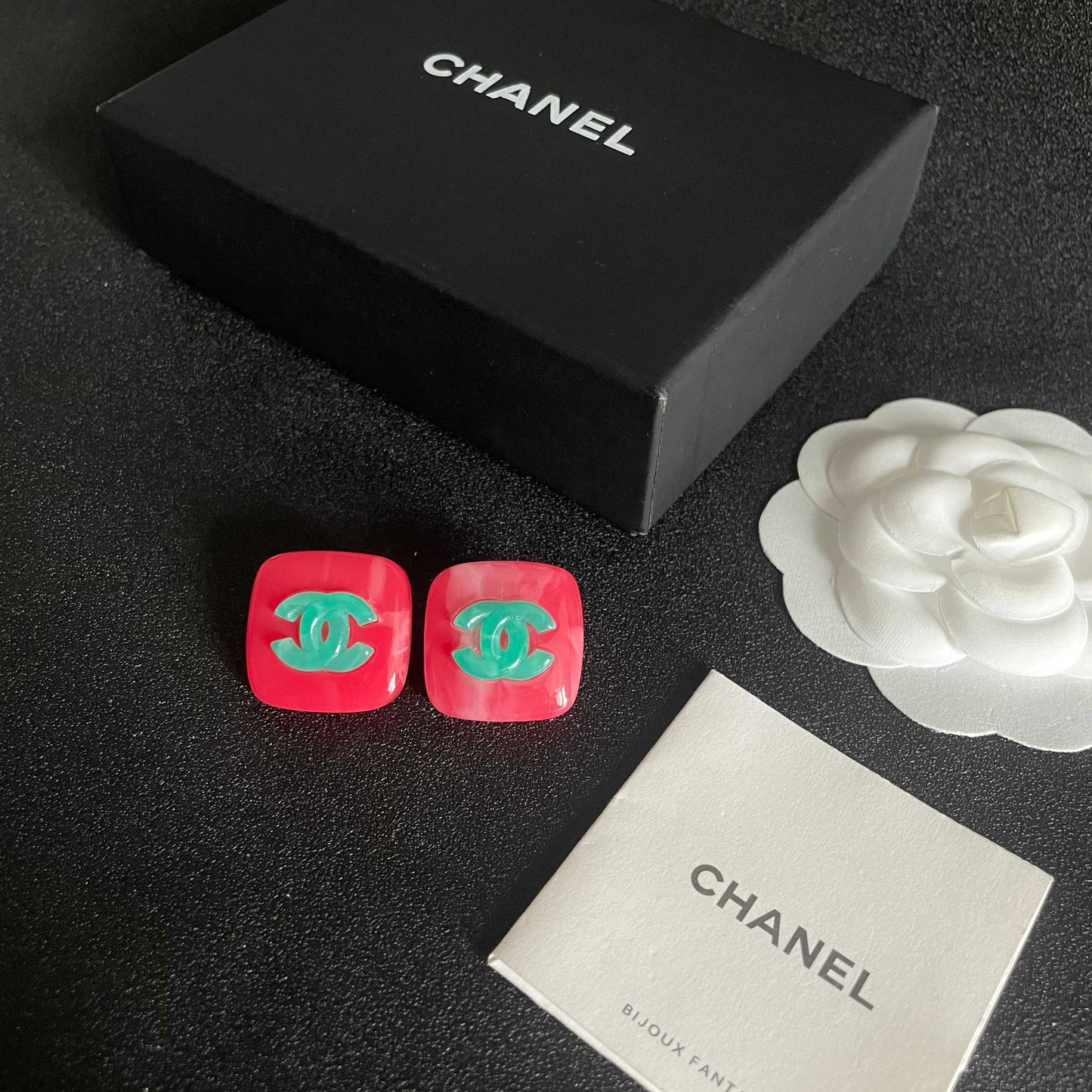 Double-C Emblem Stud Earrings in Polished Metal-Tone – Design 023 close-up detail