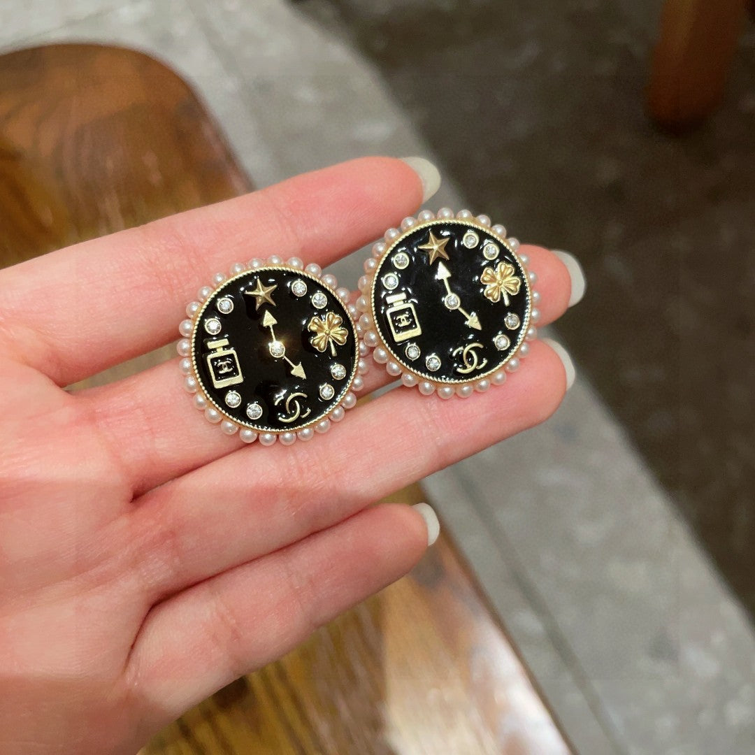 Double-C Emblem Stud Earrings in Polished Metal-Tone – Design 346 side detail