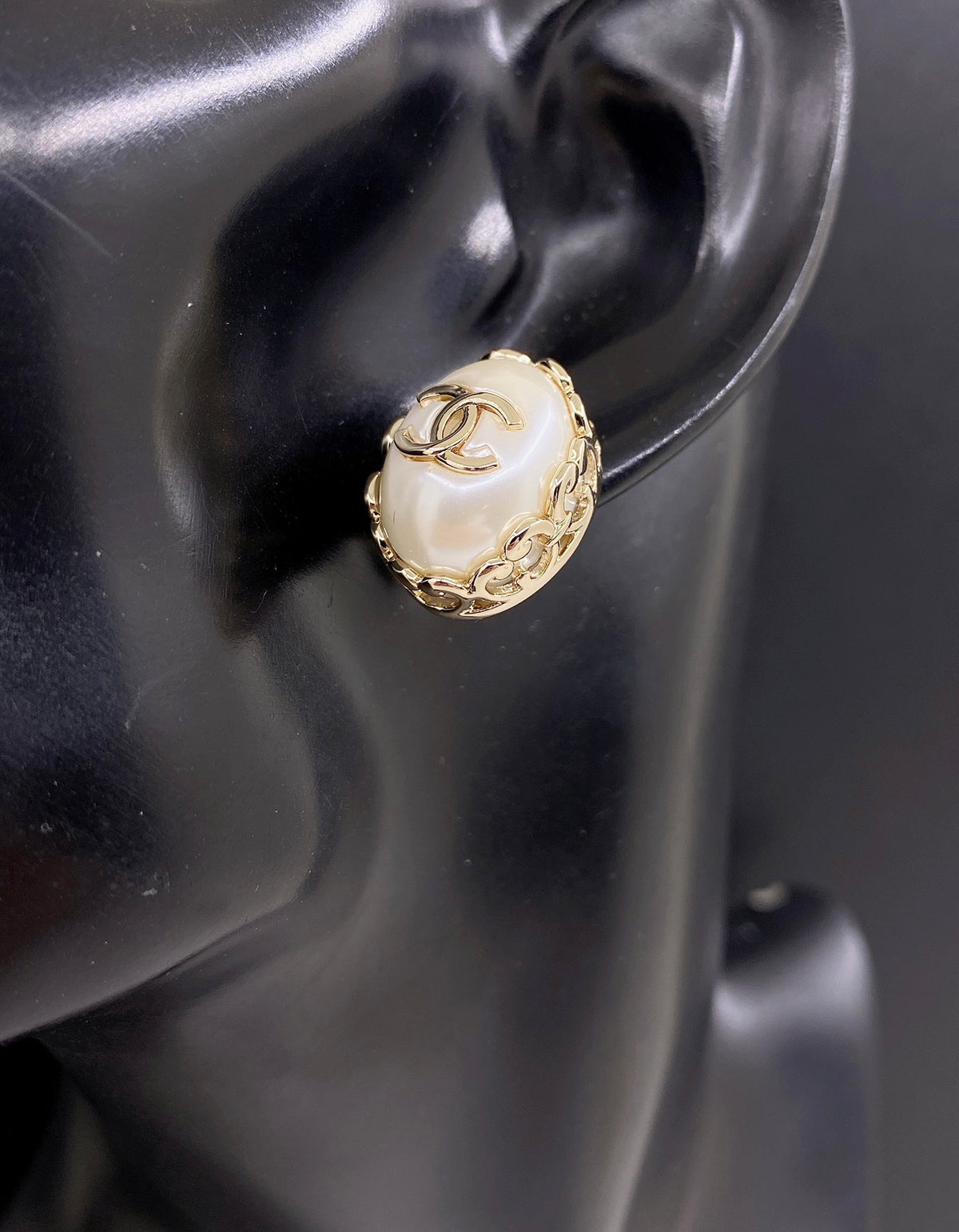 Pearl Pearl-Detail Stud Earrings – Pearl Detail – Design 004 front product view