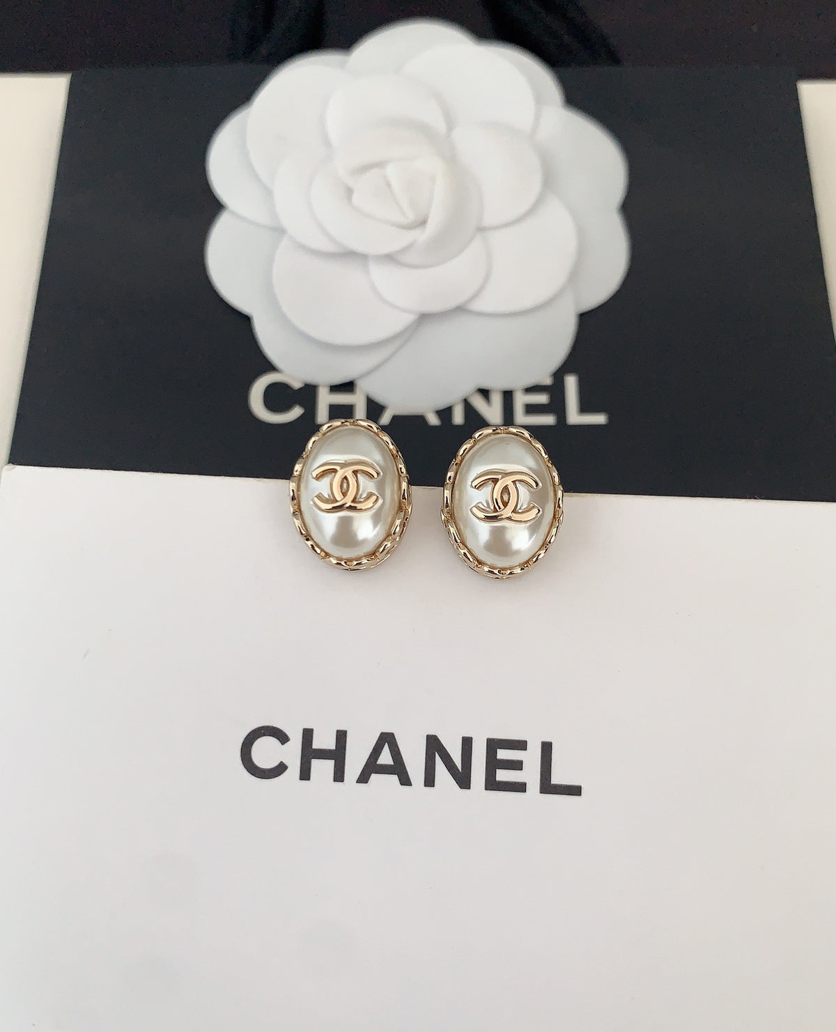 Pearl Pearl-Detail Stud Earrings – Pearl Detail – Design 004 styled product view