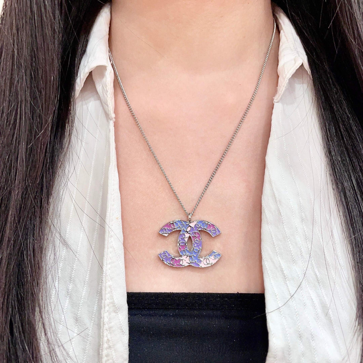 Double-C Emblem Pendant Necklace in Polished Metal-Tone – Design 015 detail view