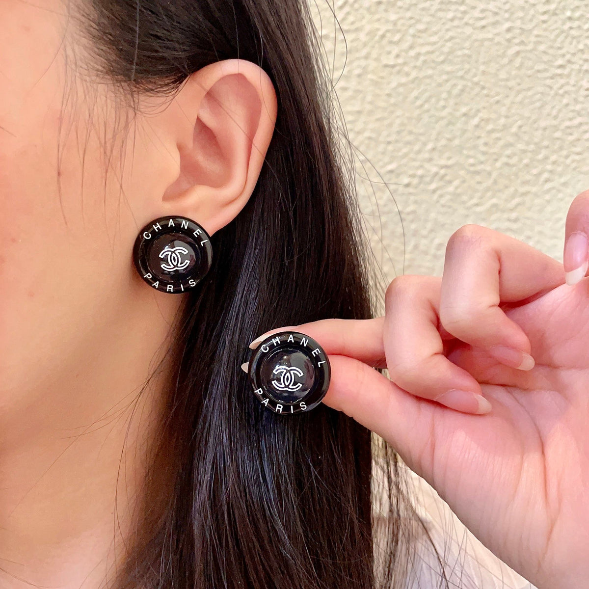 Double-C Emblem Stud Earrings in Polished Metal-Tone – Design 174 main product view