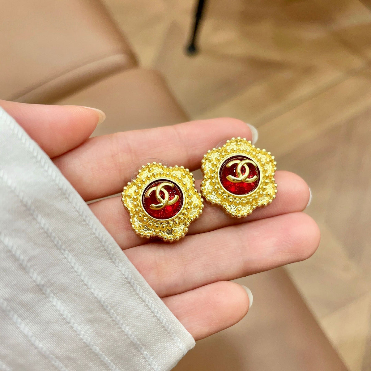 Double-C Emblem Stud Earrings in Polished Metal-Tone – Design 012 side detail
