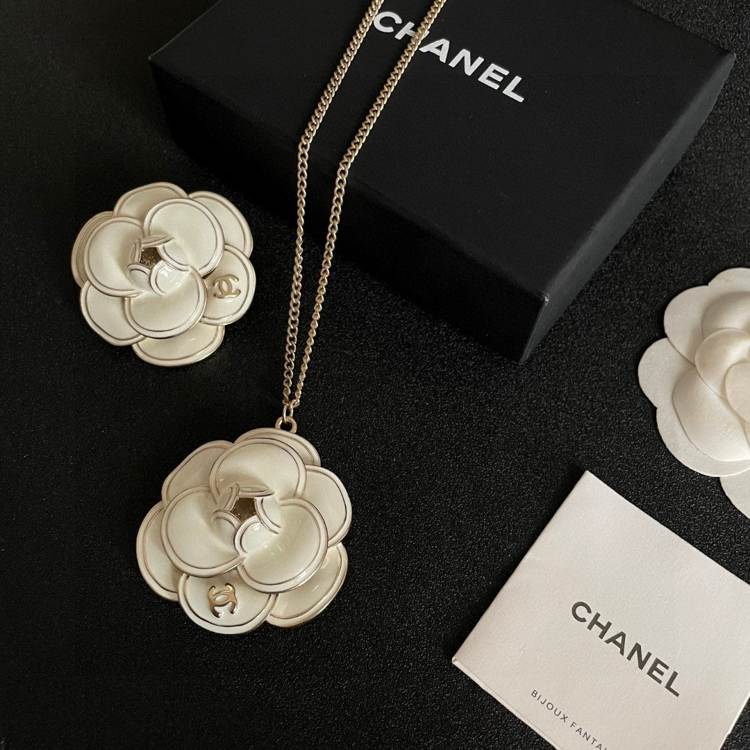 Camellia Pendant Necklace in Polished Metal-Tone – Camellia Detail – Design 007 close-up detail