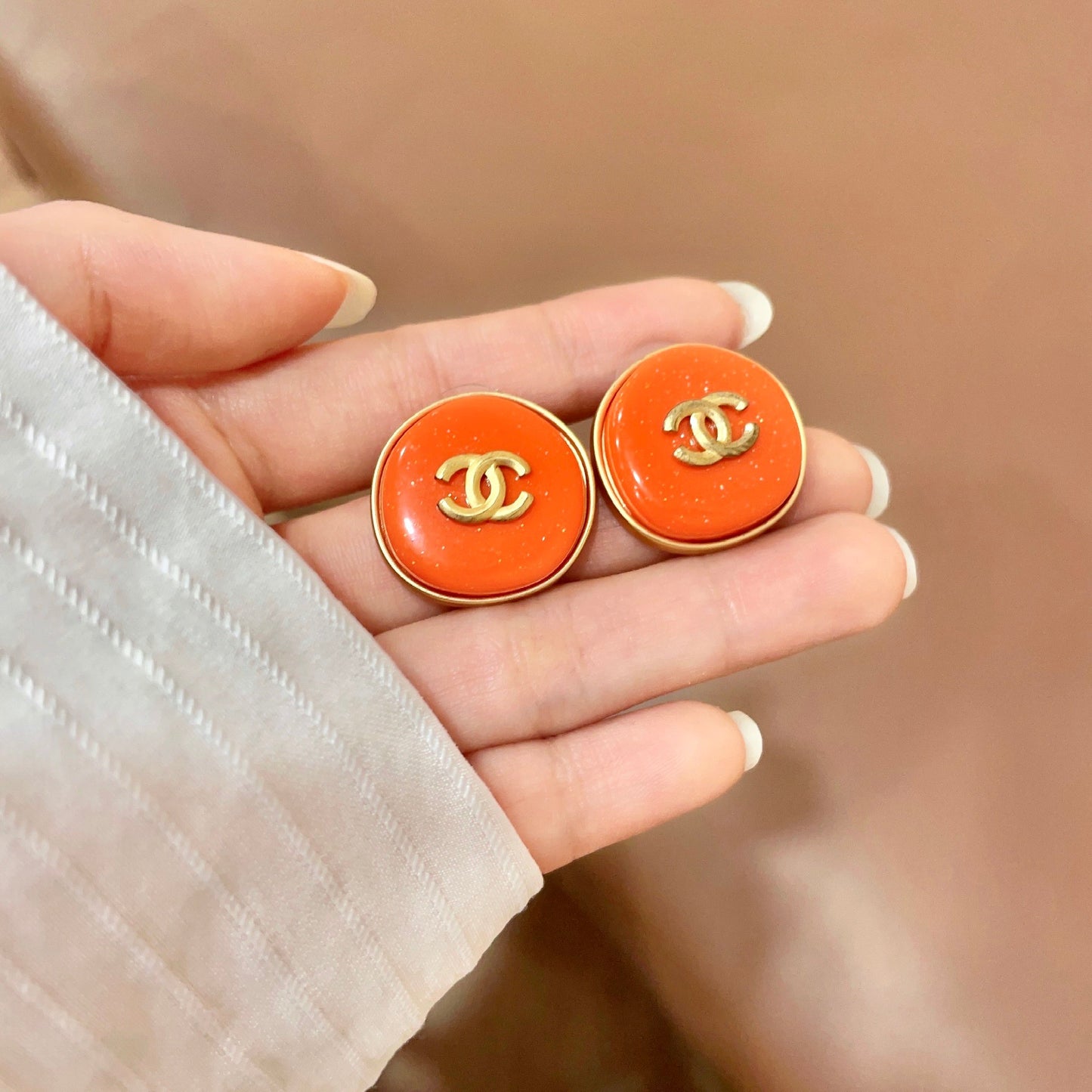 Double-C Emblem Stud Earrings in Polished Metal-Tone – Design 389 side detail