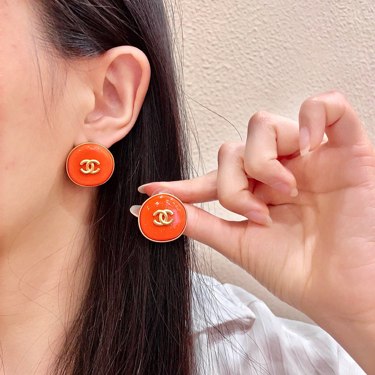 Double-C Emblem Stud Earrings in Polished Metal-Tone – Design 389 main product view