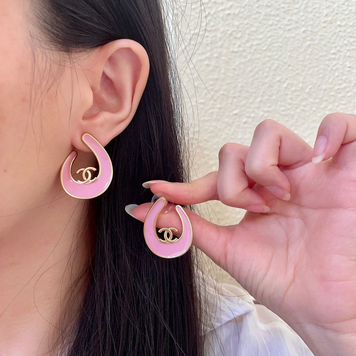 Double-C Emblem Stud Earrings in Polished Metal-Tone – Design 073 main product view