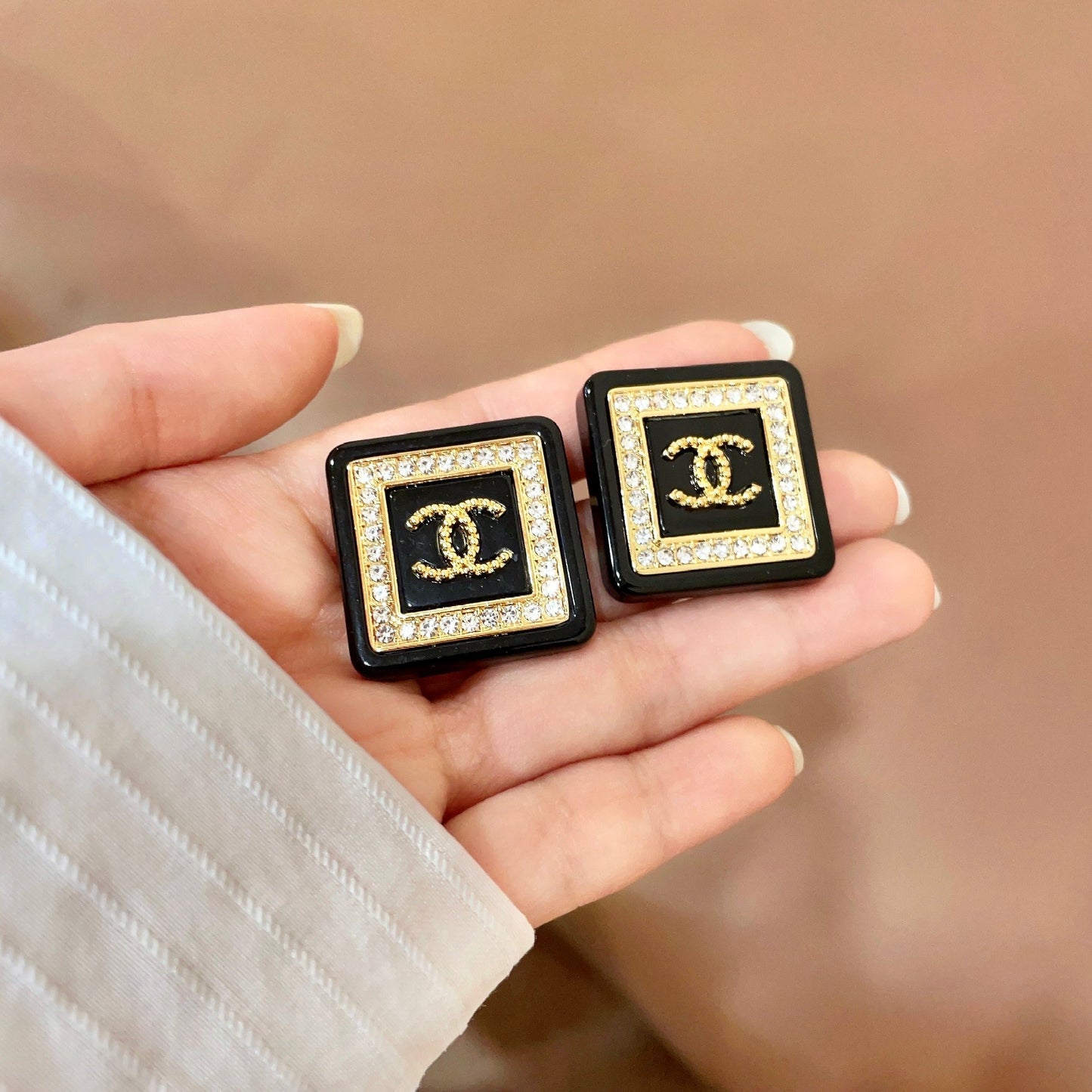 Double-C Emblem Stud Earrings in Polished Metal-Tone – Design 064 side detail