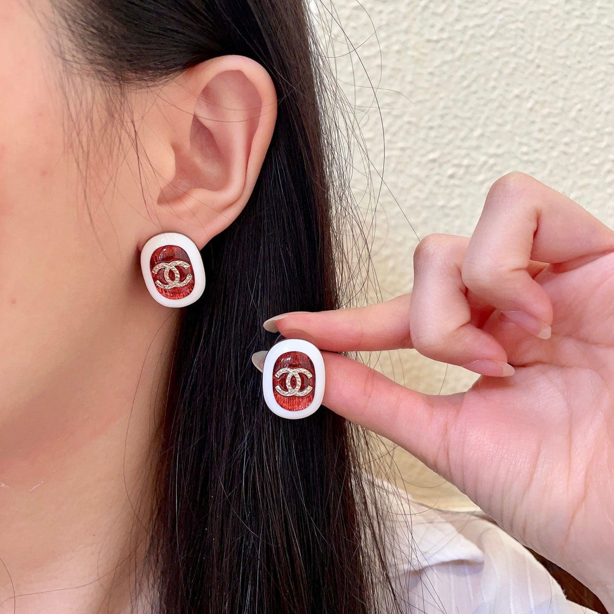 Double-C Emblem Stud Earrings in Polished Metal-Tone – Design 070 main product view