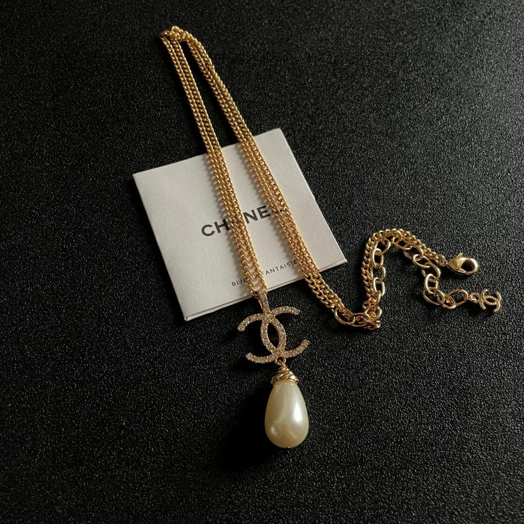 Double-C Emblem Pearl-Detail Pendant Necklace – Pearl Detail – Design 023 detail view