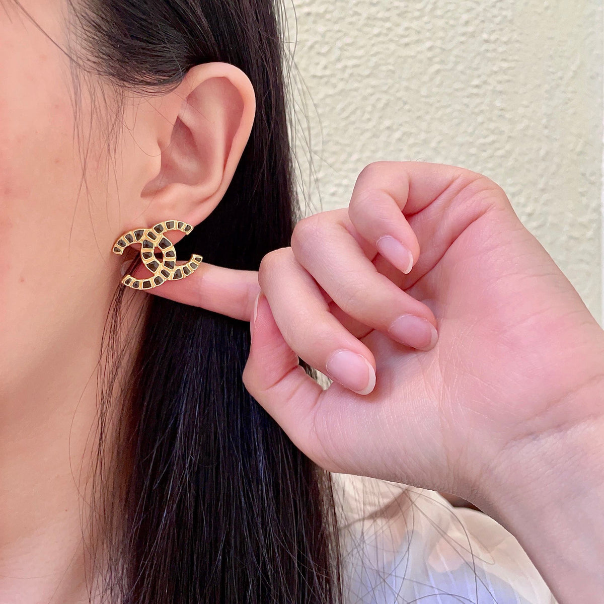 Double-C Emblem Stud Earrings in Polished Metal-Tone – Design 076 front product view
