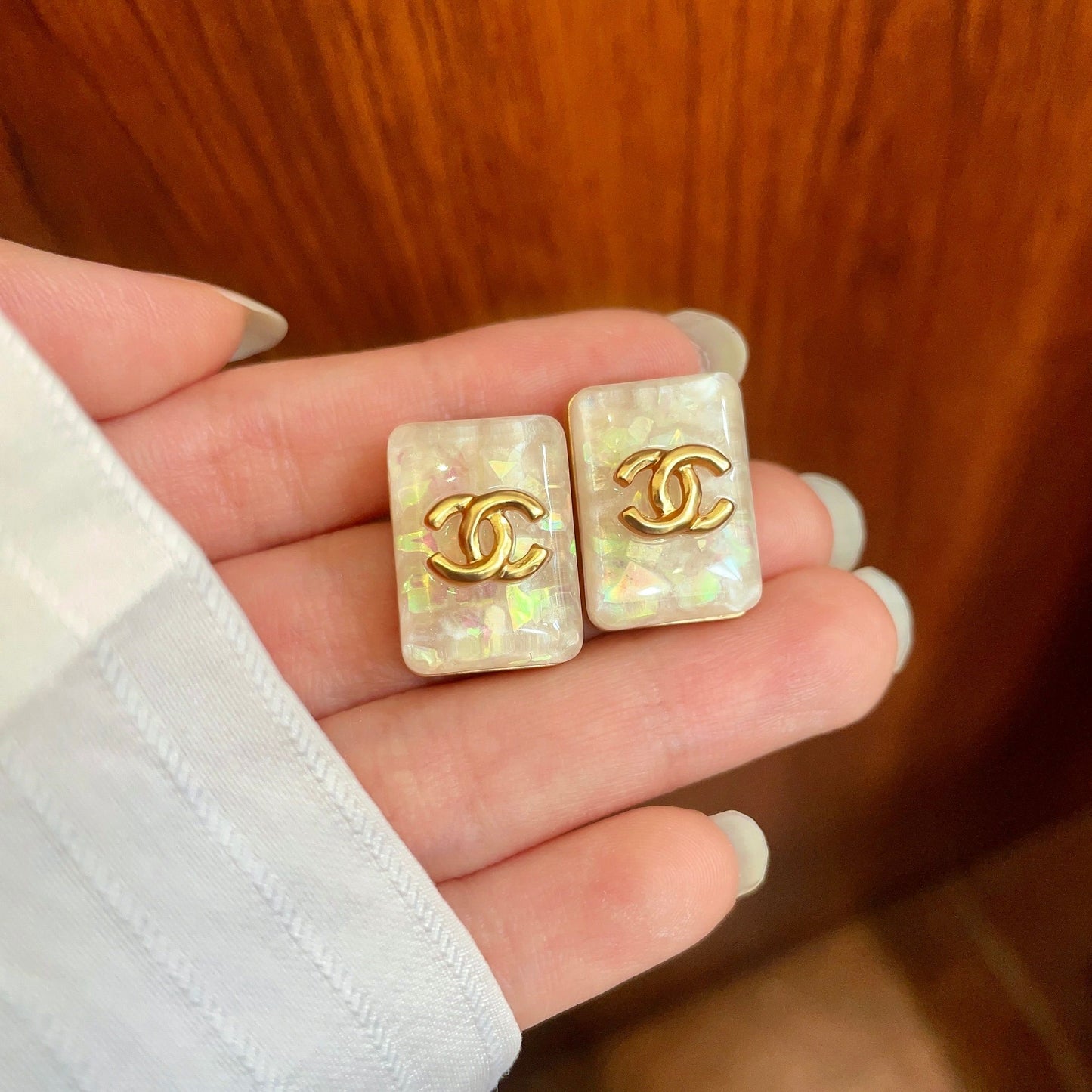 Double-C Emblem Stud Earrings in Polished Metal-Tone – Design 060 side detail
