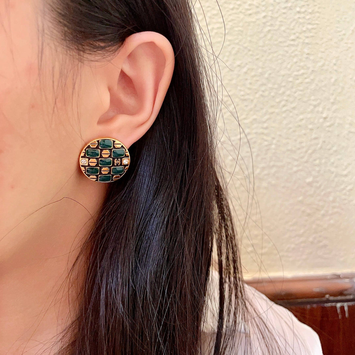 Double-C Emblem Stud Earrings in Polished Metal-Tone – Design 414 detail view