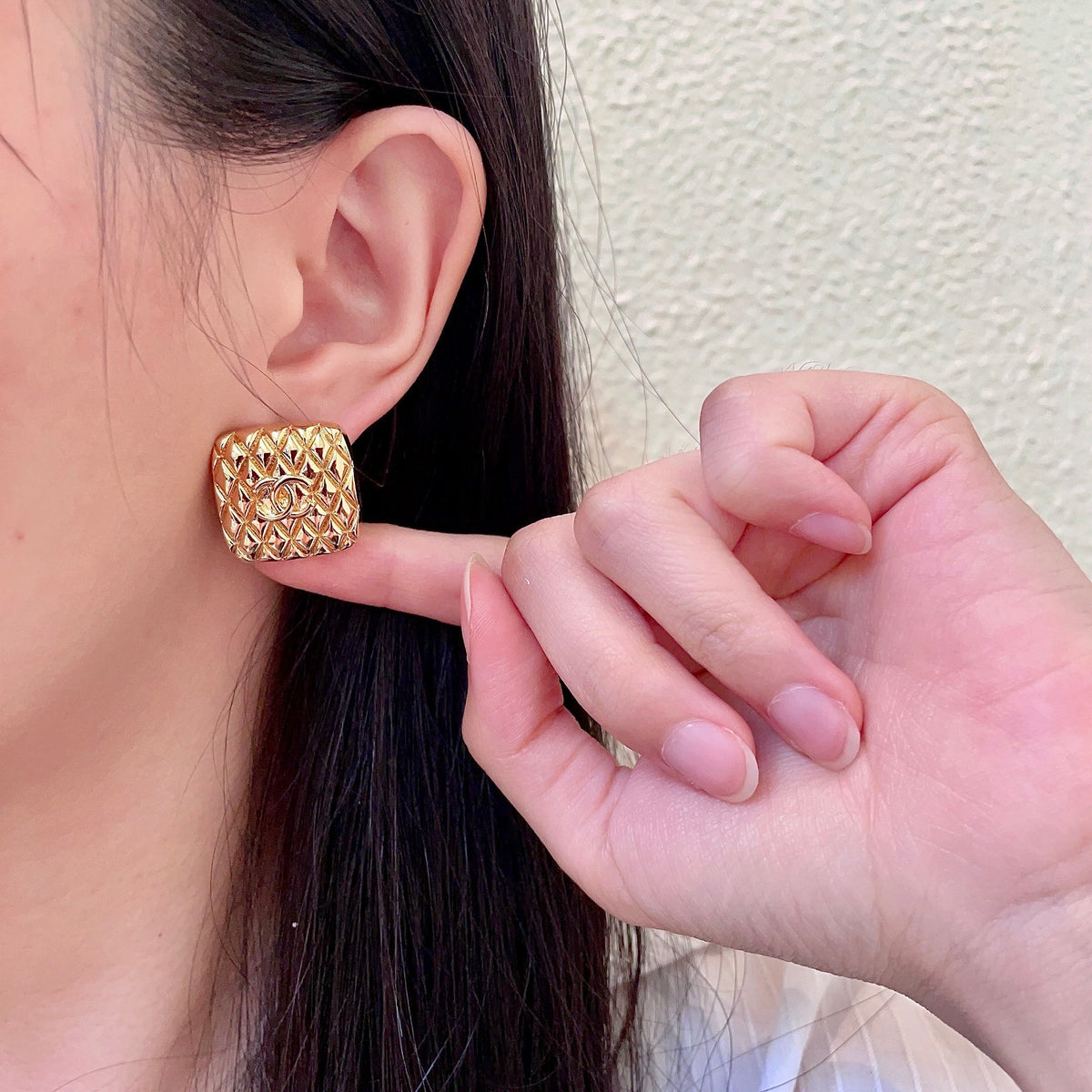 Double-C Emblem Stud Earrings in Polished Metal-Tone – Design 078 front product view