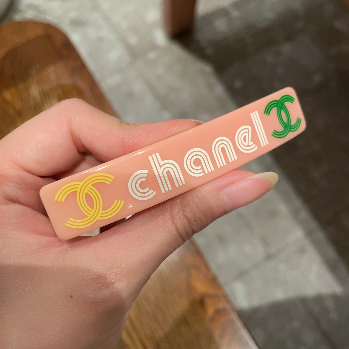 Double-C Emblem Hair Clip – Design 020 detail view