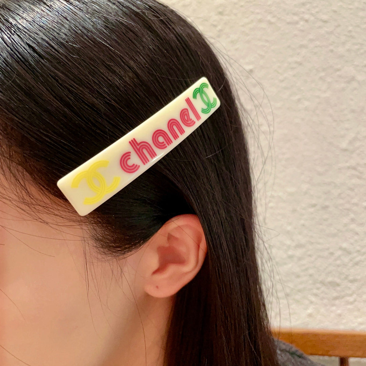 Double-C Emblem Hair Clip – Design 034 main product view