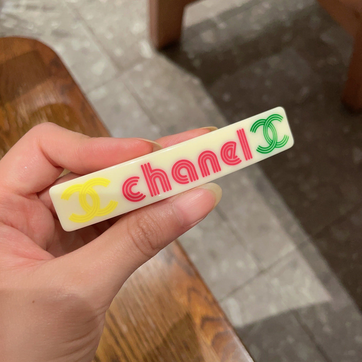 Double-C Emblem Hair Clip – Design 034 side detail