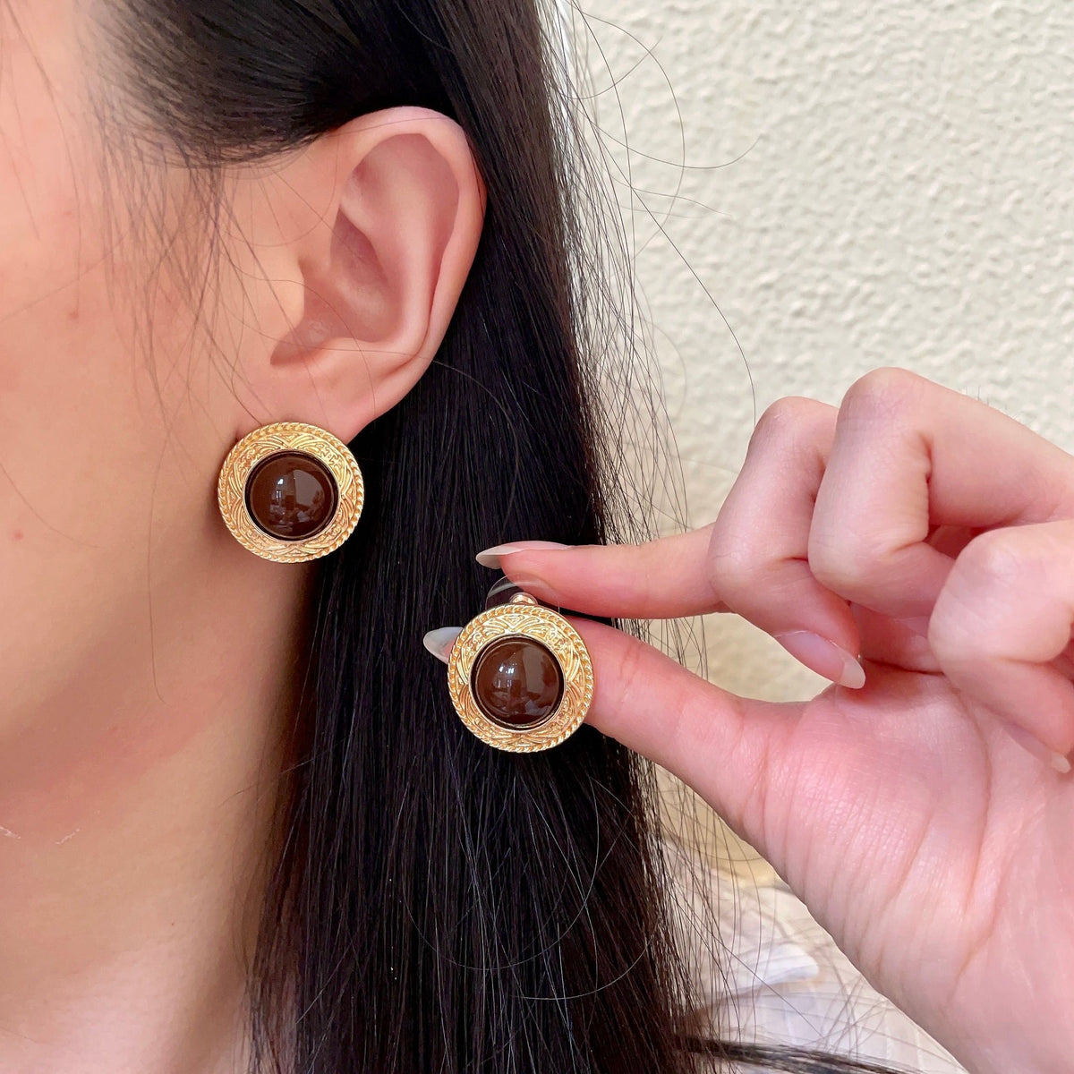 Double-C Emblem Stud Earrings in Polished Metal-Tone – Design 032 main product view
