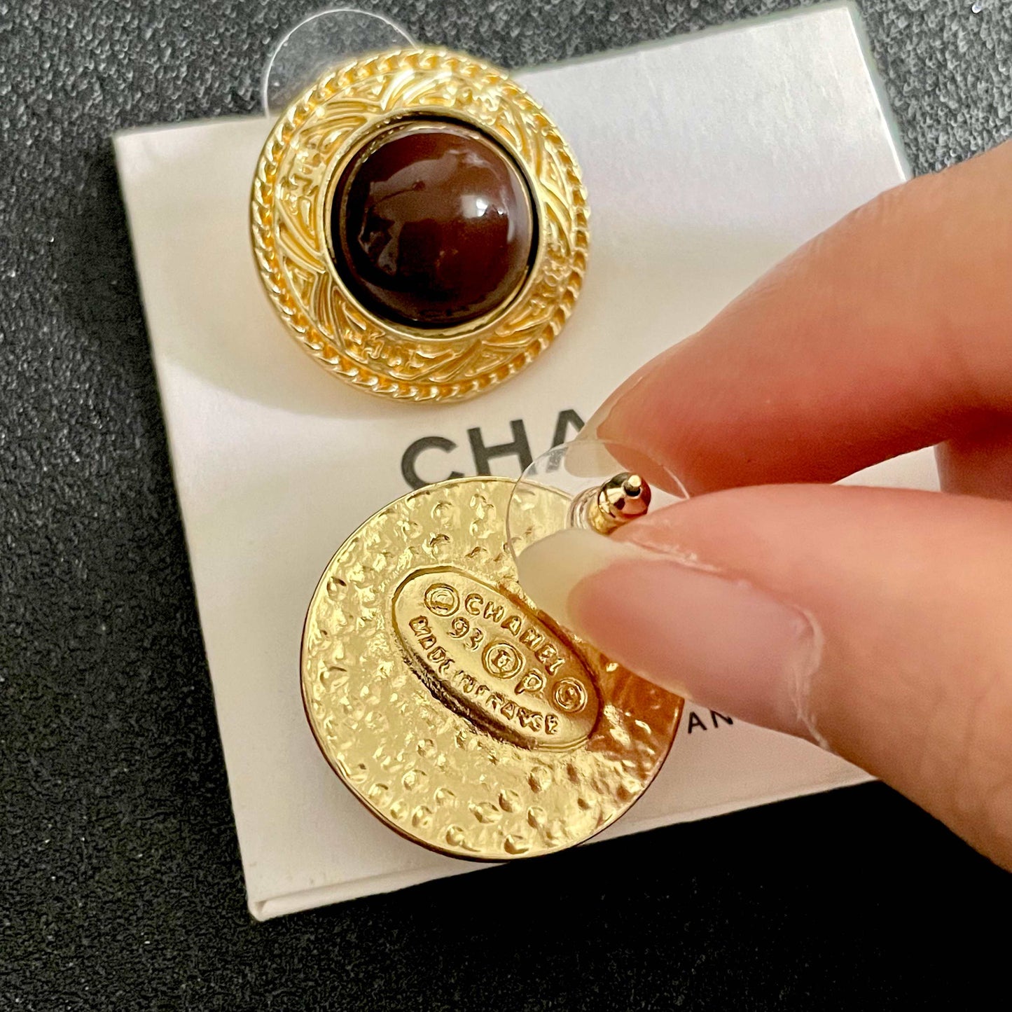 Double-C Emblem Stud Earrings in Polished Metal-Tone – Design 032 main product view