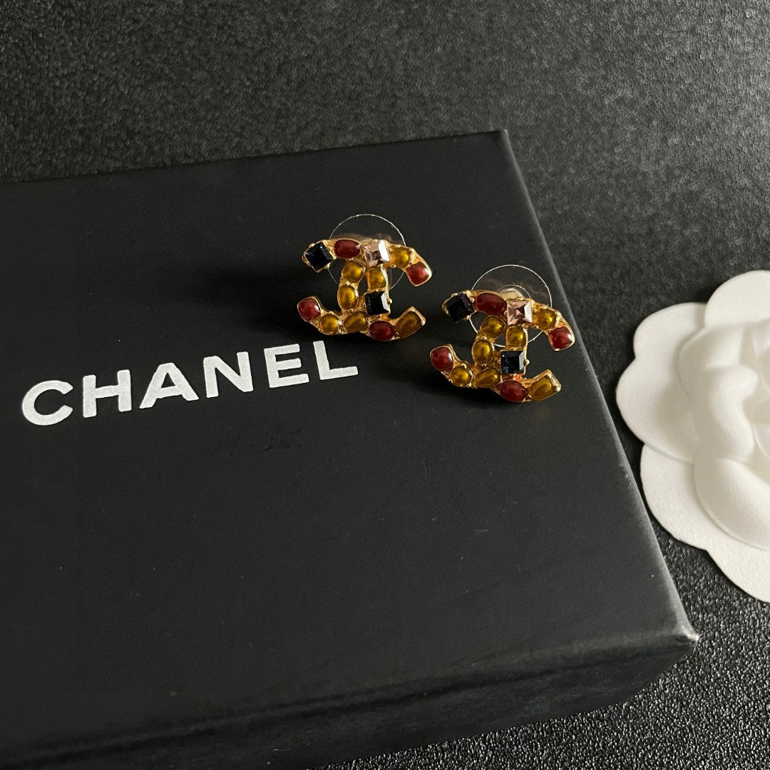 Double-C Emblem Stud Earrings in Polished Metal-Tone – Design 080 front product view