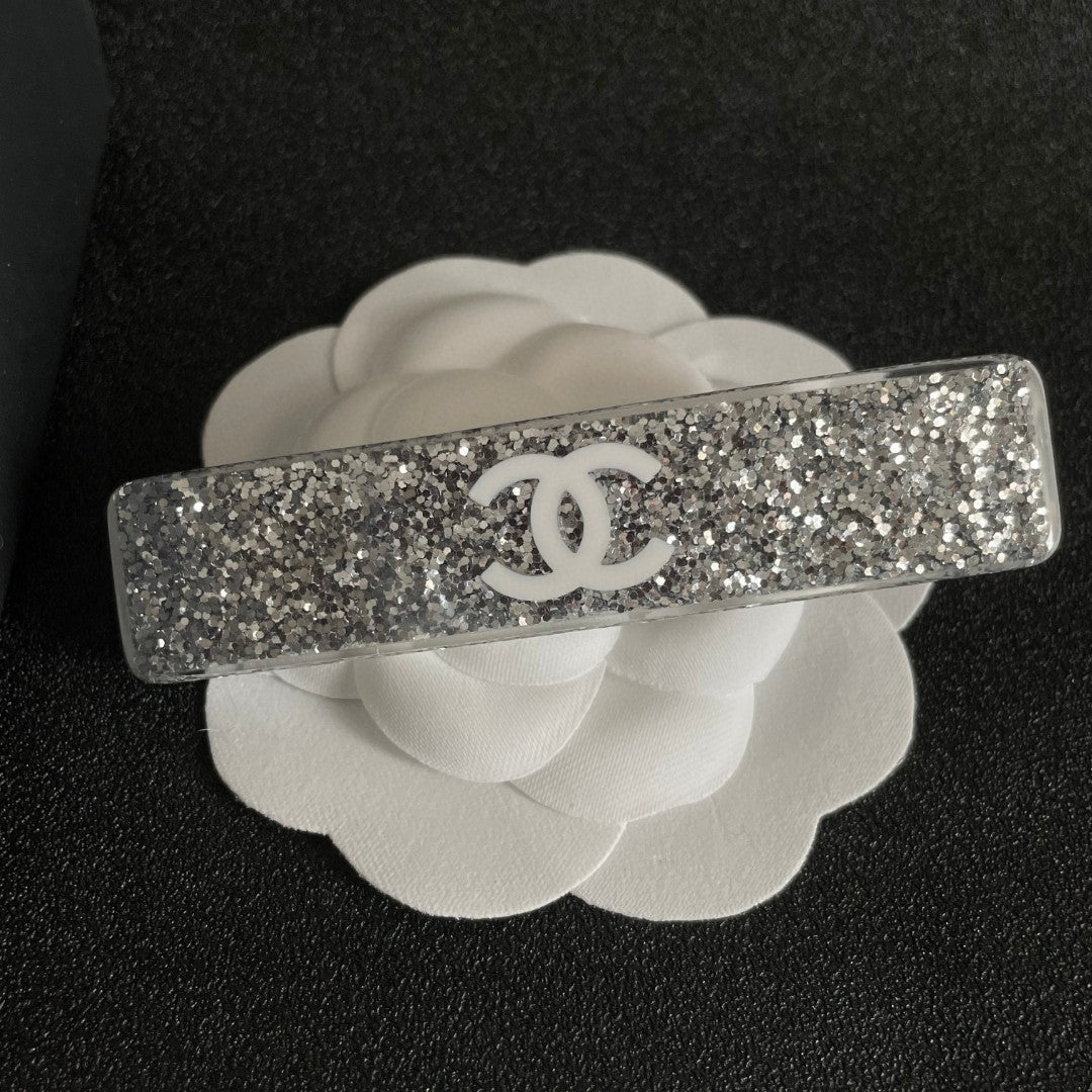 Double-C Emblem Hair Clip – Design 012 detail view